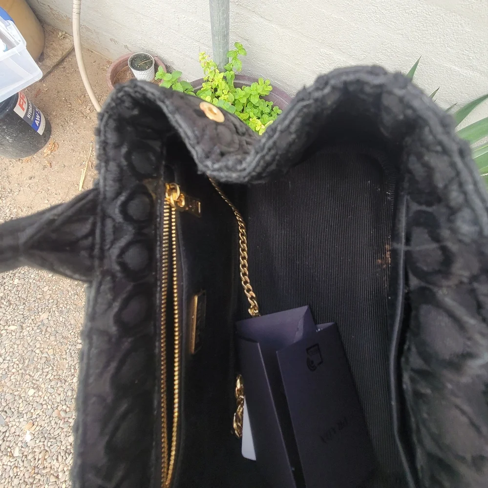 Prada Black Quilted Handbag - Picture 6 of 16